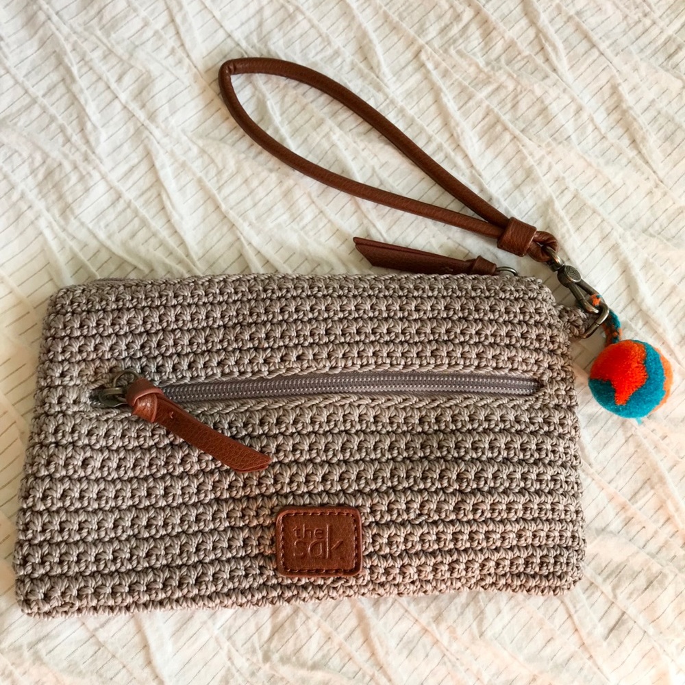 The Sak | 💸Charging Wristlet Clutch w/ Peace Sign